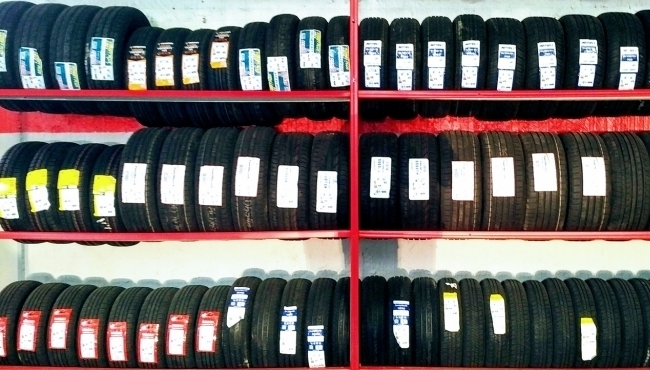 4 Pneumatici Nuovi con Montaggio, Equilibratura e Valvole da �190,00